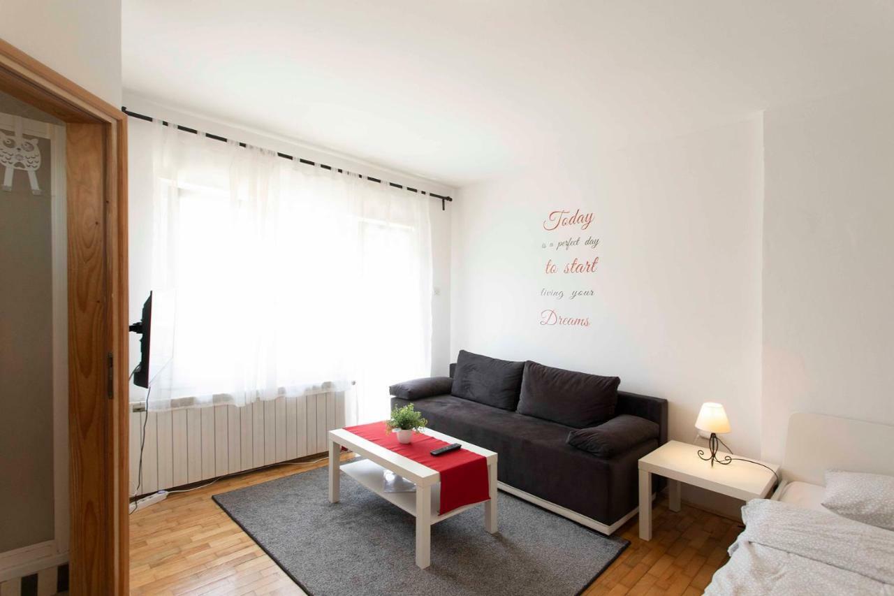 Studio Apartman Natali ซาเกร็บ ภายนอก รูปภาพ